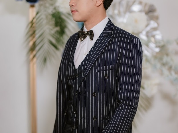 พร้อมเช่า ชุดสูทชาย สีกรมท่าลายทางเล็ก ** พร้อมเช่าไซส์ L , XL **