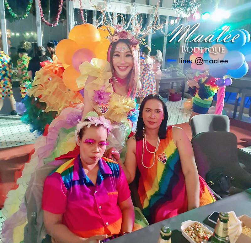 พร้อมเช่า ชุดแฟนซียาว ไหล่เดียว สีรุ้ง ระบายฟูสวย ช่วงอกปักเลื่อมแต่งดอก (ซิปหลัง)