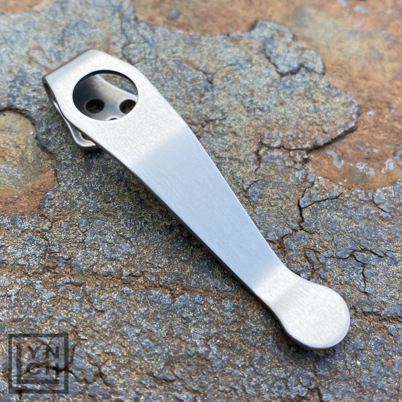 Spyderco Standard Clip - Satin "Feather" (มีโลโก้ขนนก)