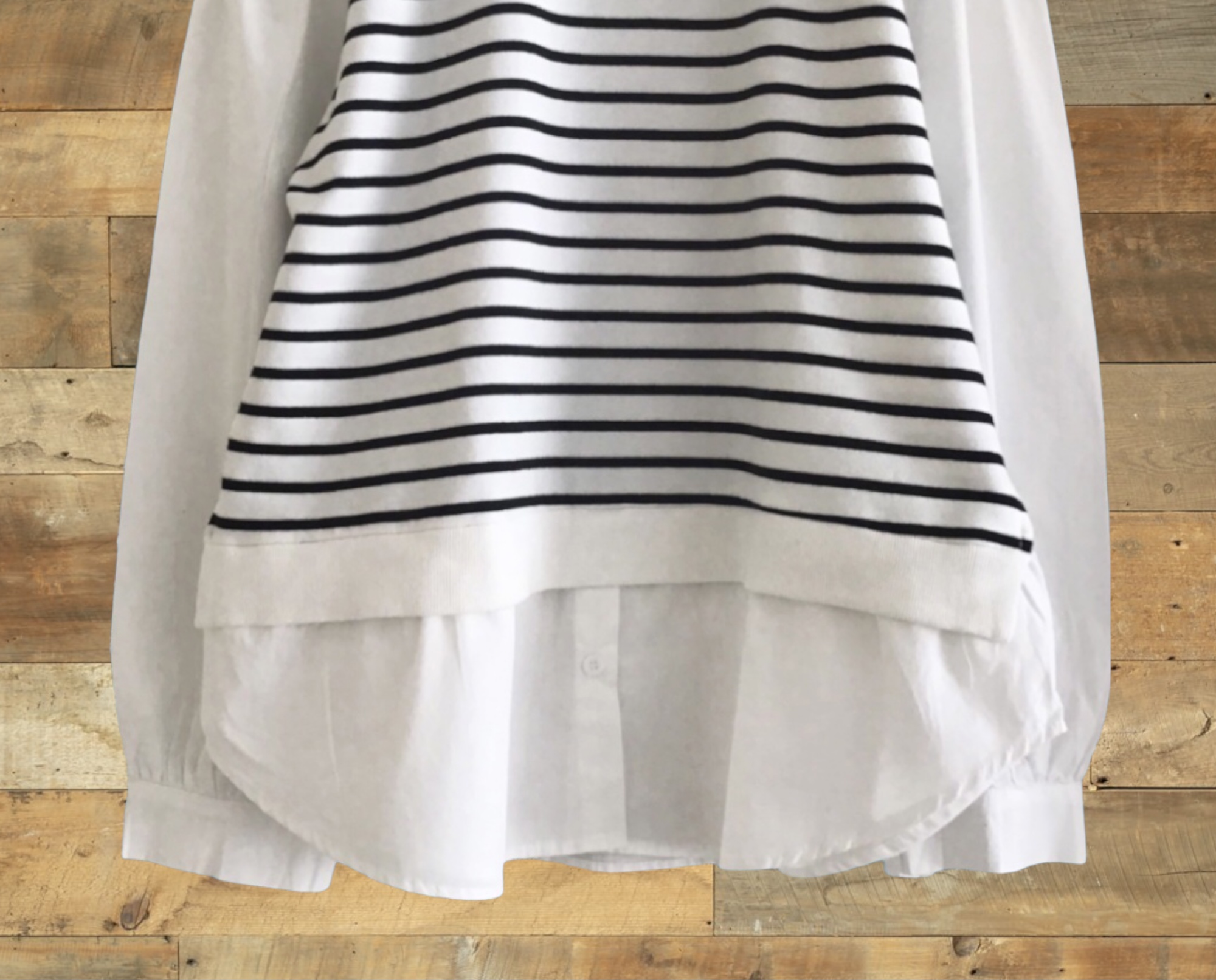 เสื้อยืดลายทางแต่งผ้าฝ้ายต่อลาย