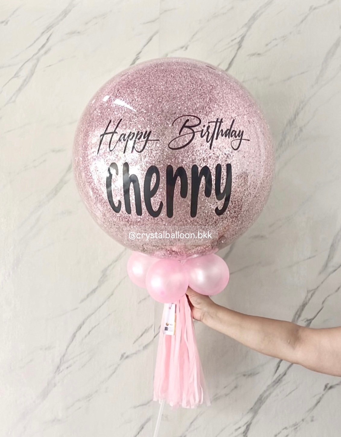 ลูกโป่ง วันเกิด แบบก้าน อยู่ได้นาน Bubble ขนาด 24" กลิตเตอร์สีชมพู,สามารถใส่เงินได้ 50 ใบ พร้อมตกแต่ง สามารถเปลี่ยนสีลูกโป่ง/เปลี่ยนข้อความได้