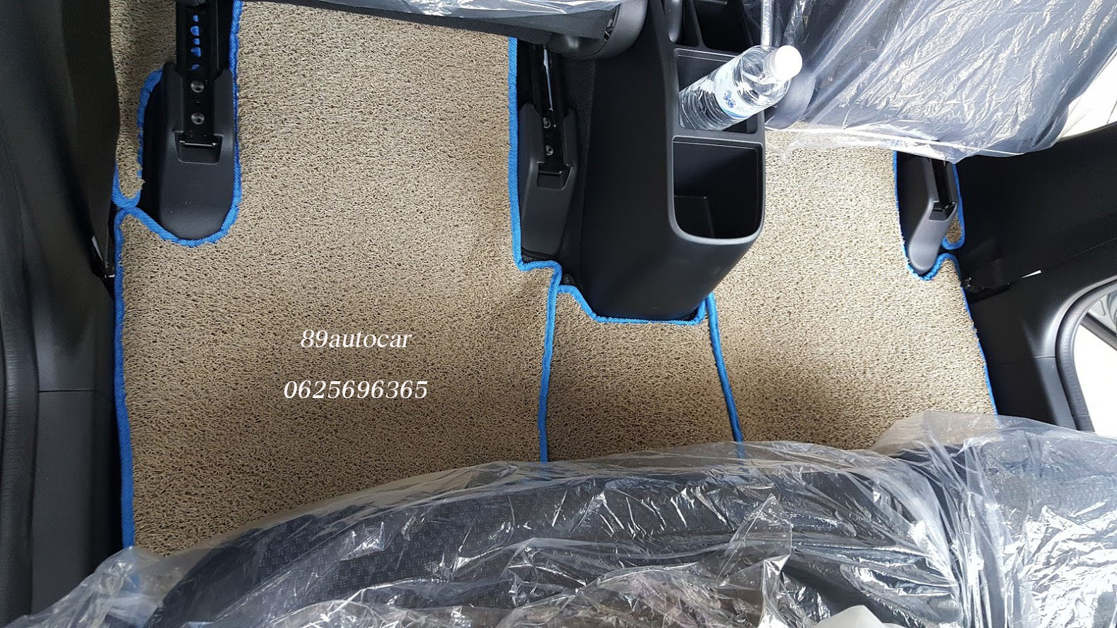 พรมปูพื้นรถยนต์ Honda HR-V 2017 ปูพรมไวนิลดักฝุ่นสีครีมขอบฟ้า