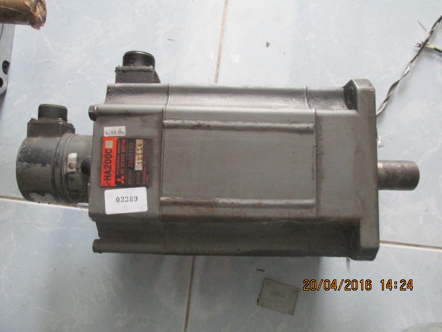 SERVO MOTOR “ MITSUBISHI ” รุ่น HA200C