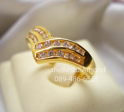 BR414+++แหวนปีกนกคู่+++คล้ายๆทรงปีกนก โดยมี 2 แถวประกบกัน เรียบ ดูดี ใส่ติดนิ้วได้ทุกวัน คล้ายๆแหวนแถว แต่เป็นแถวแบบมีรอยหยักตรงกลาง งานสวยค่ะ