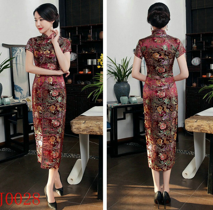 Pre-order กี่เพ้า สีไวน์แดง แขนสั้น ลายดอกไม้ ตัดเย็บอย่างดี