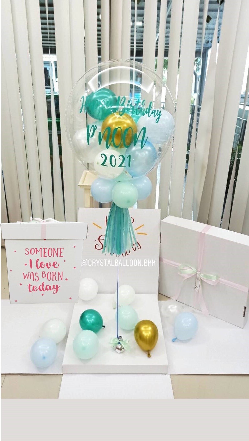 Happy Birthday Surprise Box กล่องเซอร์ไพรส์วันเกิด Bubble USA ขนาด 24" Theme สีเขียว-ฟ้า พร้อมตกแต่ง สามารถใส่รูปได้ 4 ใบ สามารถเปลี่ยนสีลูกโป่ง/ข้อความได้