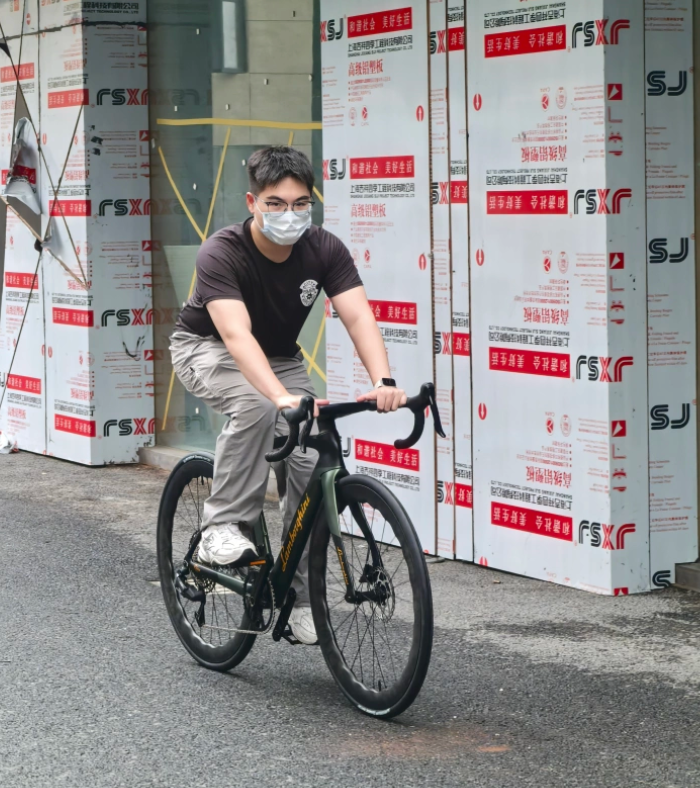 Lamborghini Terzo Millennio T7000 Carbon Electric Road Bike | Shimano 105 Di2 | 8.5kg | 24-Speed