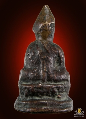 พระชัยวัฒน์ท่านเจ้ามา พระพุฒาจารย์(มา) พิมพ์ฐานสูง ปี 2455-2457 (เนื้อเหลืองมันเทศ นิยม) วัดสามปลื้ม(วัดจักวรรดิราชาวาส)