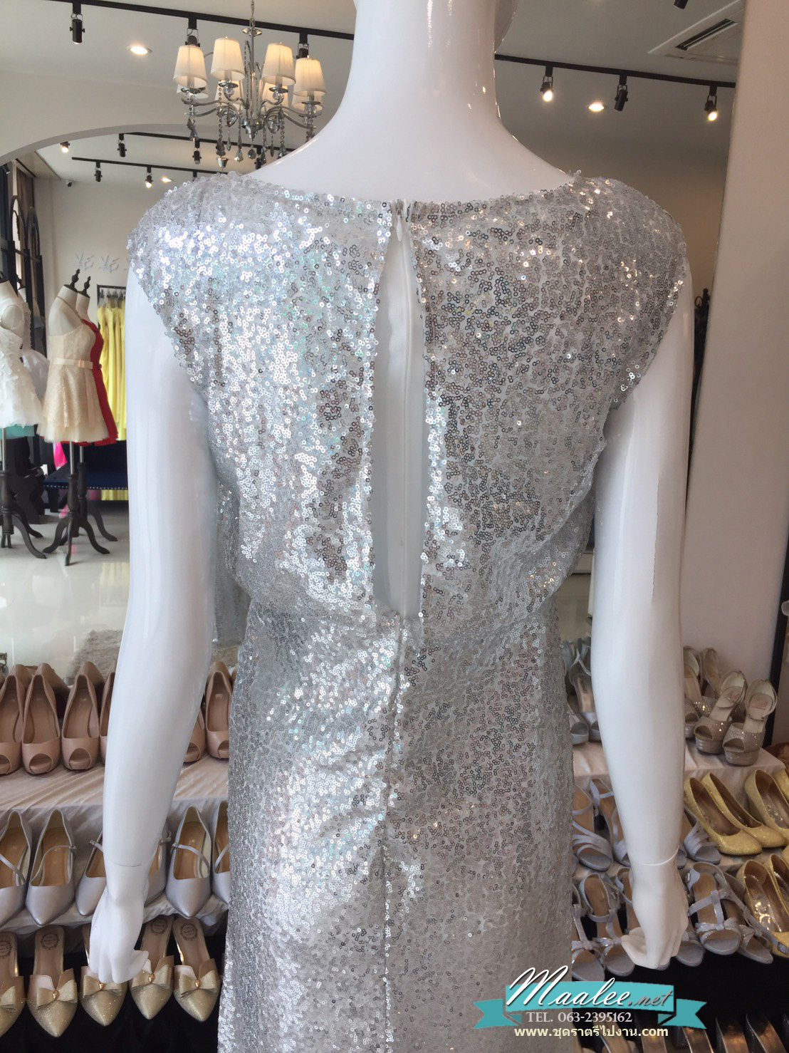 พร้อมเช่า ชุดราตรีแนวGatsby ปักเลื่อม แขนกุดเข้ารูป ออกงานกลางคืน ด้านหลังเป็นซีทรูแนวเซ็กซี่ สีเงิน (ซิปหลัง)