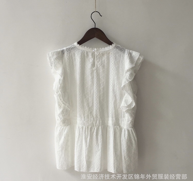 เสื้อแขนกุดผ้าลูกไม้แต่งแขนระบาย