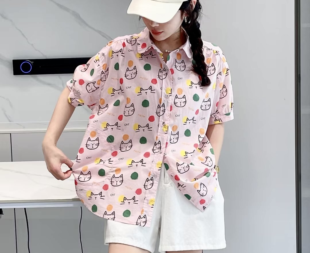 เสื้อผ้าฝ้ายพิมพ์ลายแมวแต่งกระเป๋าฃ้าง
