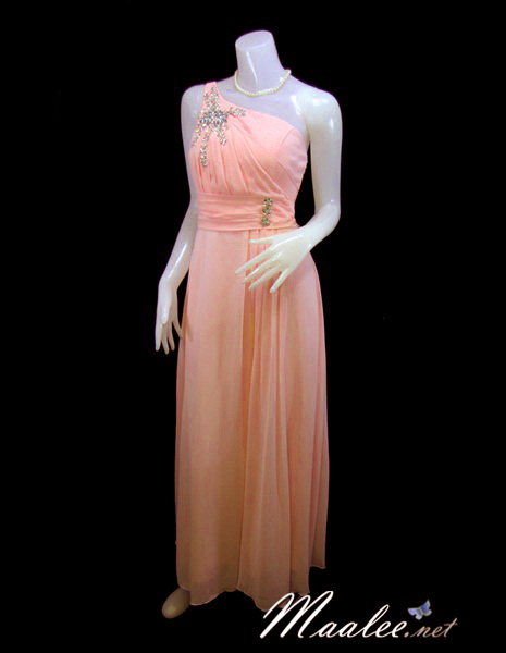 Sale ชุดราตรียาว ไหล่เดียว สีชมพูโอโรส แบบเรียบสวย แต่งคริสตัลช่วงไหล่และเอว จับจีบช่วงอก