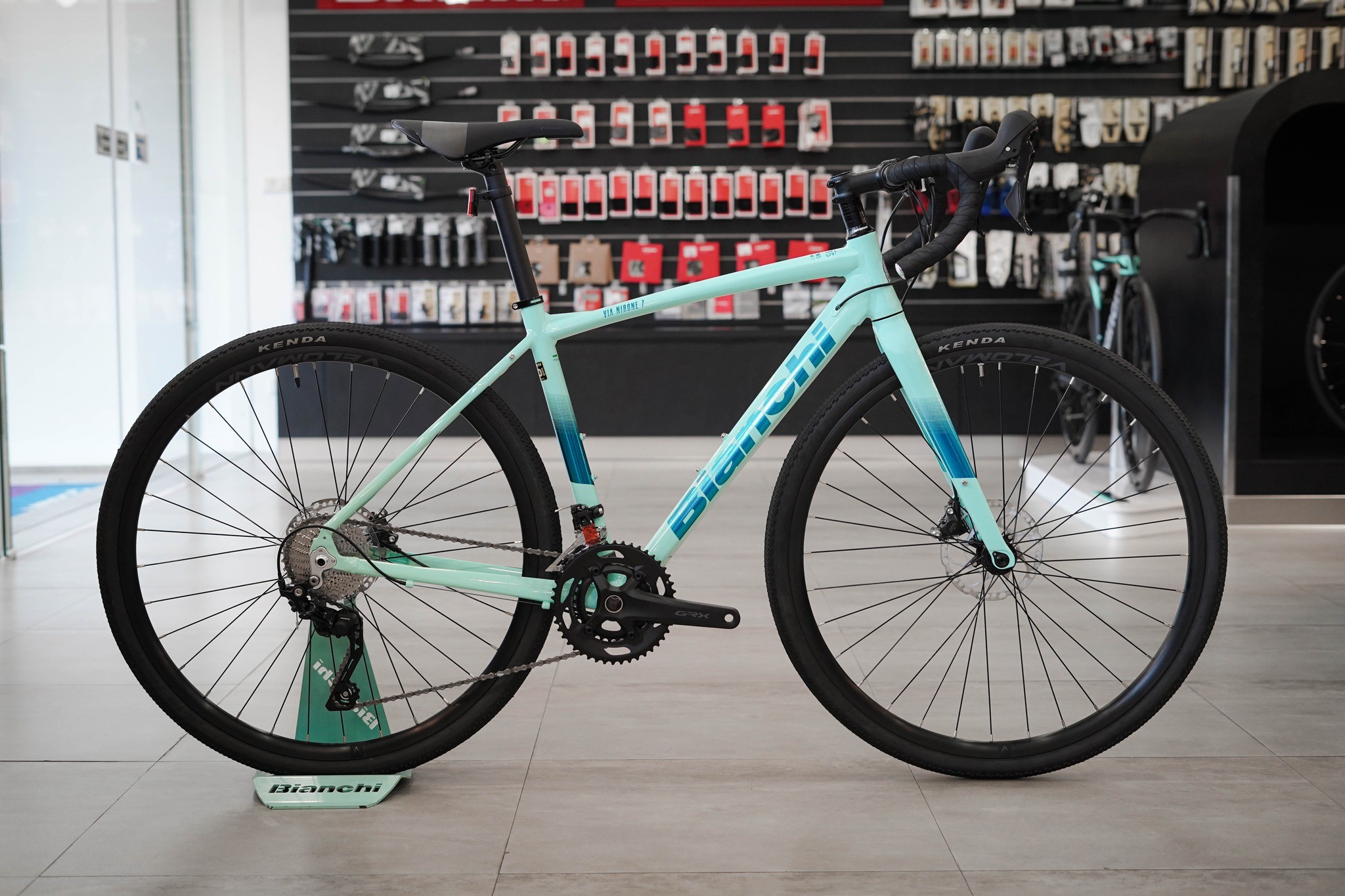จักรยานเสือหมอบ Bianchi VIA NIRONE 7 ALL ROAD alloy Shimano GRX 2x10sp เสือหมอบ น้ำหนักเบา นุ่มนวล ทนทานสูง