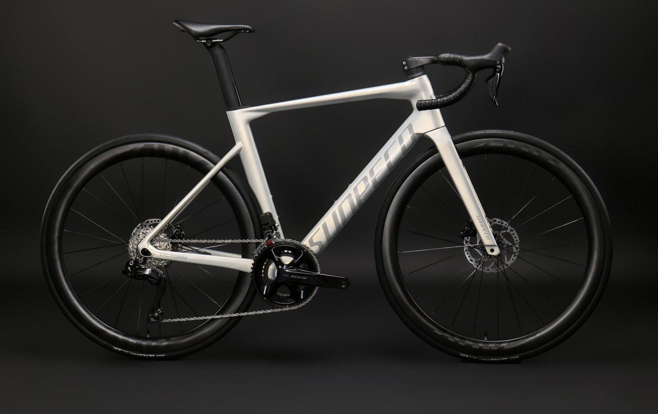 SUNPEED VICTORY Expert จักรยานถนนคาร์บอน – Shimano 105 R7170 กลุ่มเกียร์อิเล็กทรอนิกส์ 24 สปีด | ล้อคาร์บอน
