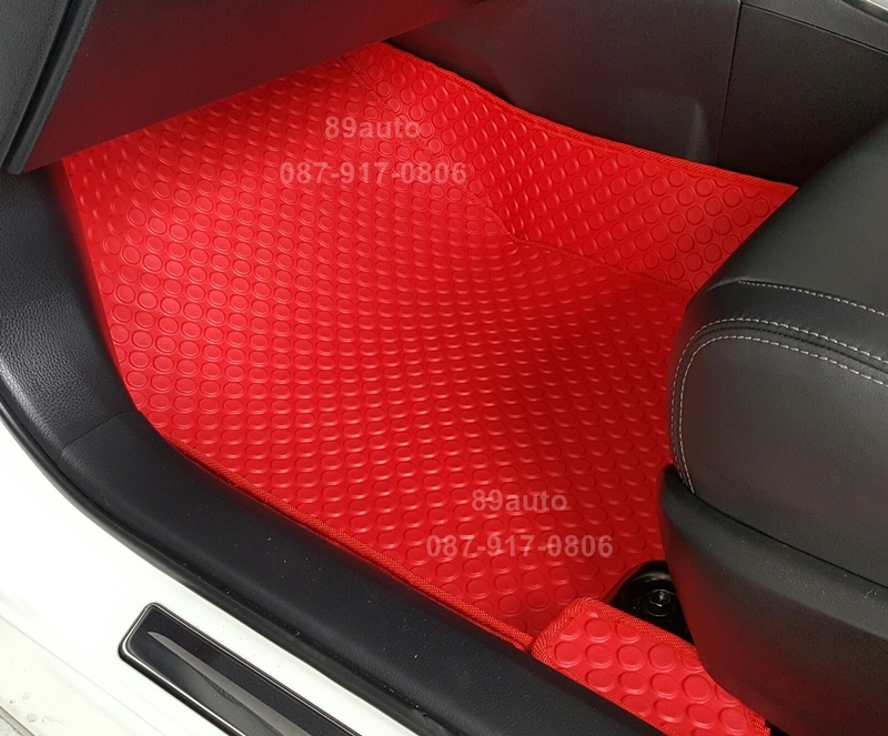 ผ้ายางปูพื้นรถยนต์ Toyota Altis 2017 กระดุมสีแดงขอบแดง