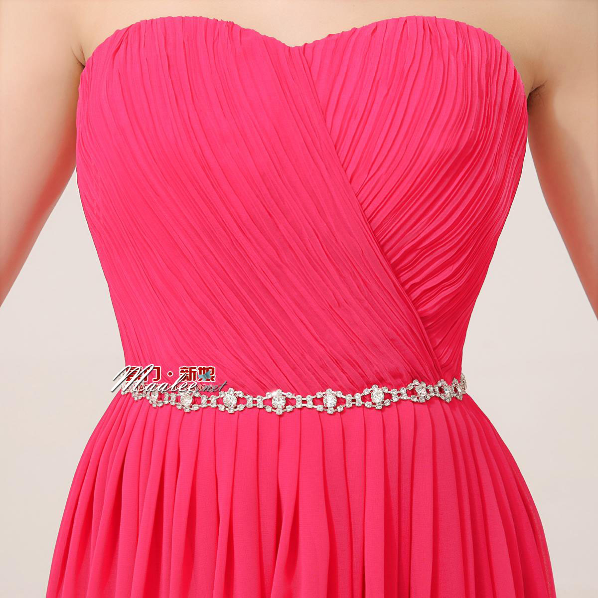 พร้อมส่ง ชุดราตรีสั้น เกาะอก หน้าสั้นหลังยาว สีชมพู Hot Pink อัดพลีตหน้าอก คาดเอวคริสตัล