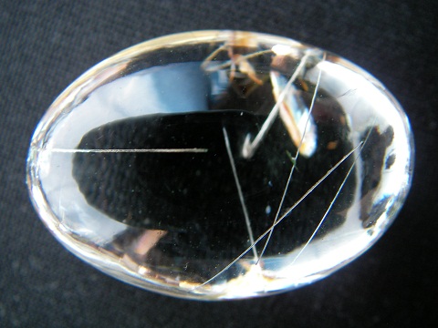 QU0013 QUARTZ แก้วแพรทอง ปกคลุมด้วยแก้วขนเหล็ก เนื้อแก้วใสสะอาด ขนาดเม็ดแก้ว 20.57x29.01x12.72 mm. นน. 40.74 ct. พม่า