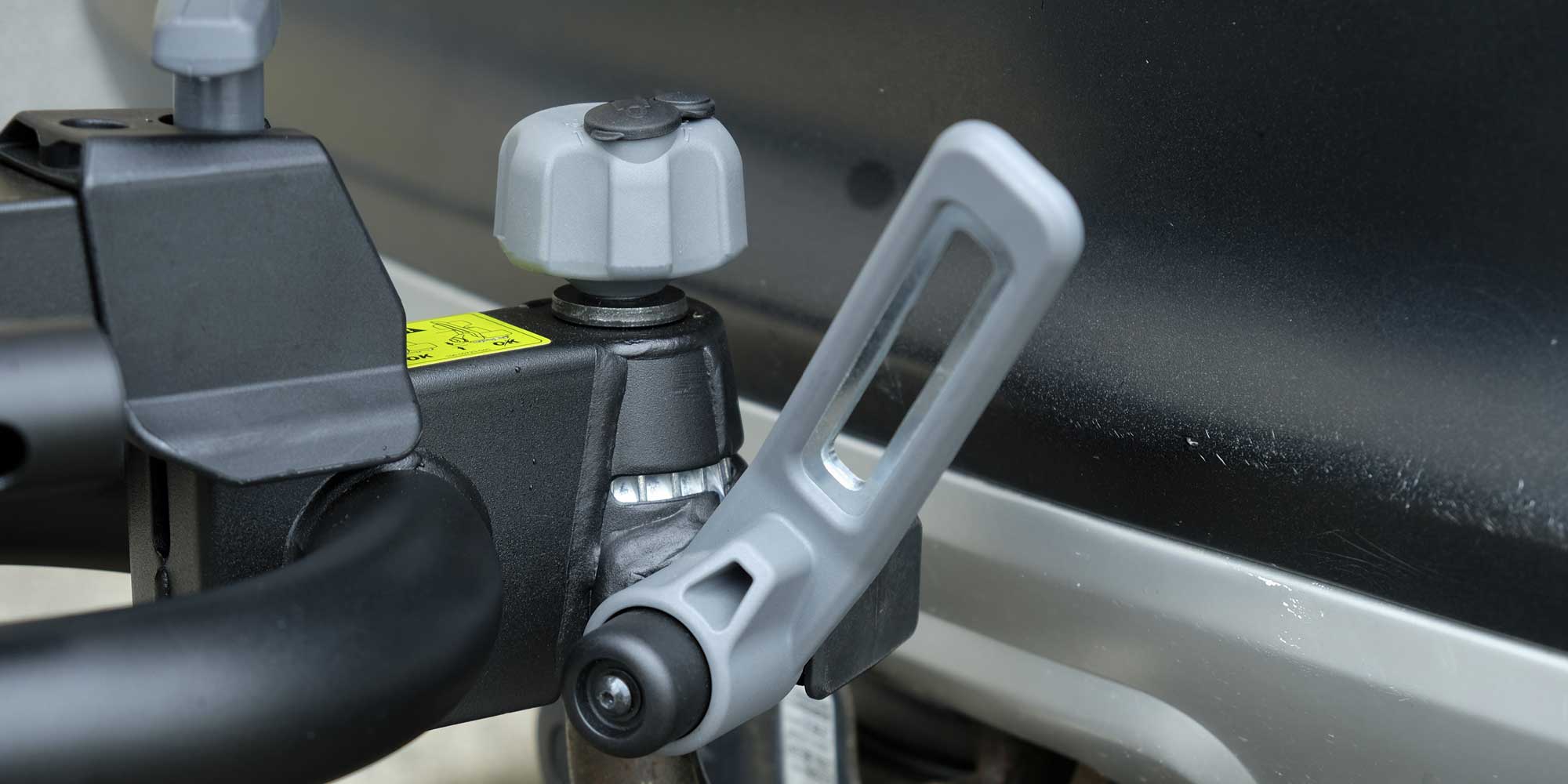 BUZZRACK EAZZY 2 แร็คจักรยานวางท้ายรถ (ต้องมี Townball) สำหรับ 2 คัน แร๊คท้ายรถ