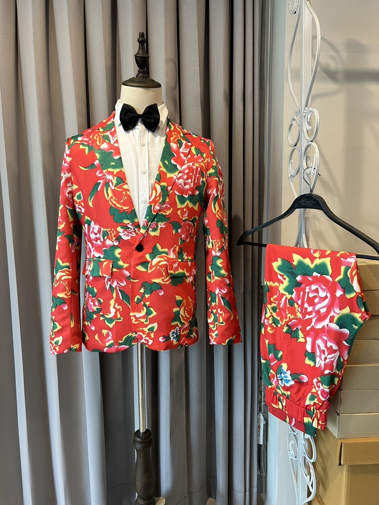 พร้อมเช่า ชุดสูทชาย สูทจีน ลายดอก สีแดง