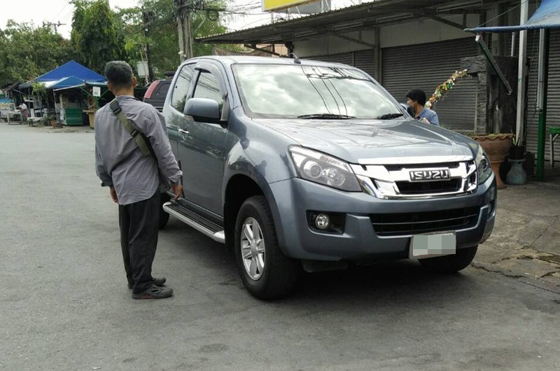 ขายยางปูพื้นรถเข้ารูป Isuzu D-Max Cab 2012-2017 ลายธนูสีฟ้าขอบแดง