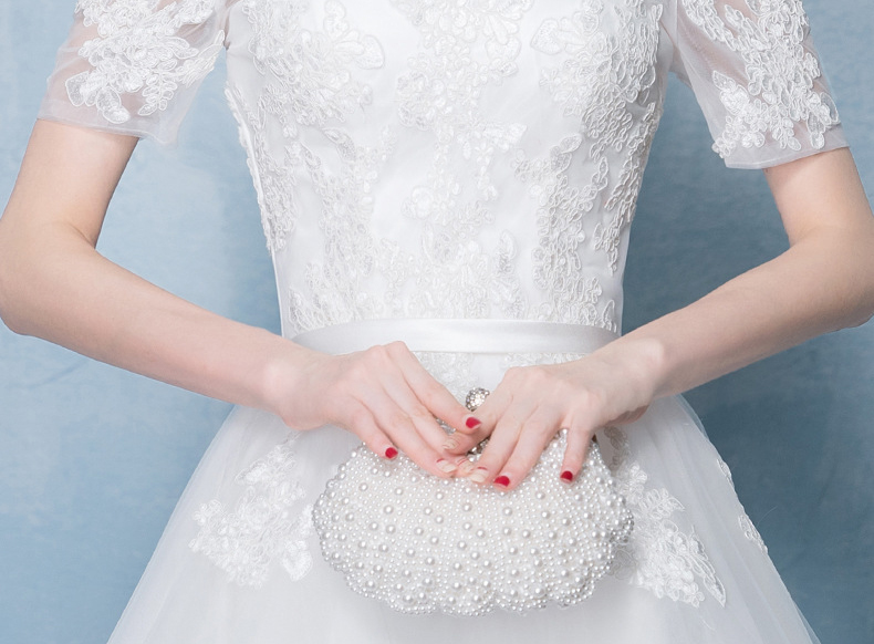 พร้อมเช่า ชุดแต่งงาน มินิมอล ชุดหมั้น ลูกไม้ ทรงปาดไหล่ หน้าสั้น หลังยาว ชุดพรีเวดดิ้ง