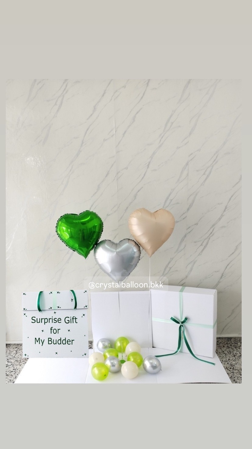 Surprise Box กล่องเซอร์ไพรส์แสดงความยินดี พร้อม ฟอยล์หัวใจ 18" 3 ชิ้น พร้อมตกเเต่ง สามารถใส่รูปได้ 2 ใบ สามารถเปลี่ยนสีลูกโป่ง/เปลี่ยนข้อความ/เปลี่ยนสีฟอยล์ตกเเต่งได้