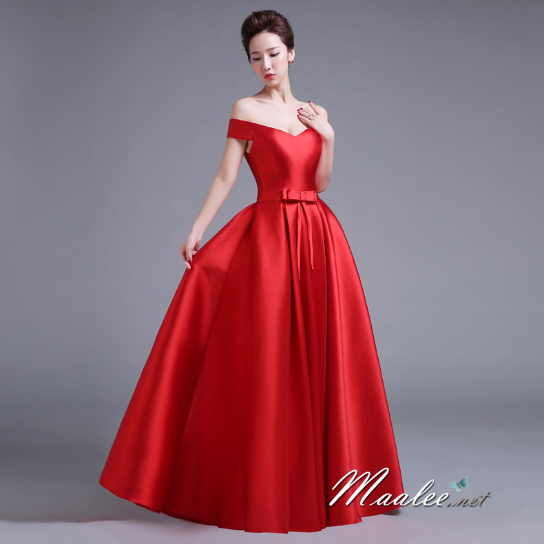 พร้อมเช่า ชุดราตรียาว แบบปาดไหล่ ผ้าไหมดัชเชส แต่งโบว์ช่วงเอว สีแดง (เชือกผูกหลัง)