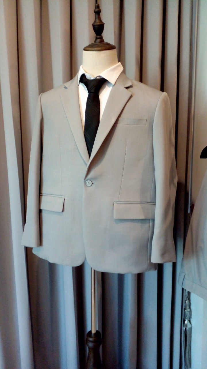 พร้อมเช่า ชุดสูทชาย งานตัด สีเทาอ่อน รุ่นใหญ่พลัสไซส์ 1กระดุม