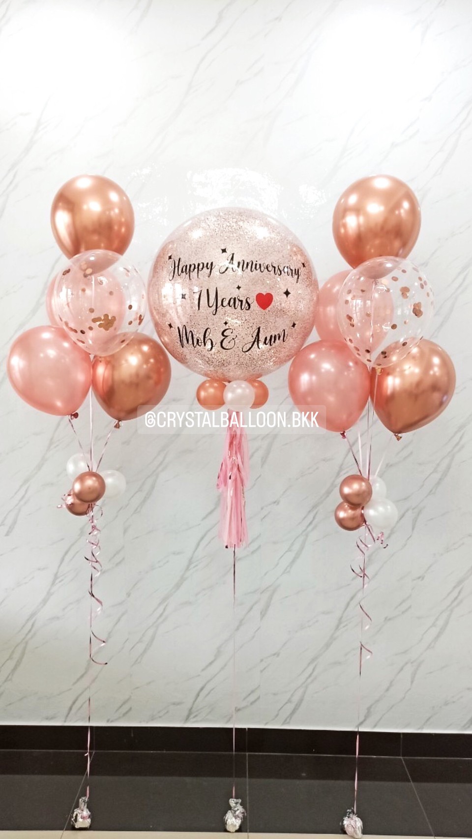 ลูกโป่ง วันครบรอบ Happy Anniversary Bubble ขนาด 24" พร้อมตกแต่ง ช่อลูกโป่ง 5 ลูก 2 ช่อ สามารถเปลี่ยนสีลูกโป่ง/เปลี่ยนข้อความ/เปลี่ยนขนาดได้