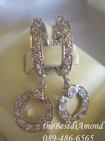 BE803RD+ต่างหูตุ้งติ้งเพชรแพรวพราว+สวยทันสมัยมาก โมเดิ้นส์สุดๆ ไม่ควรพลาด ใส่แล้วสวย ห่วงด้านบนและตุ้งติ้งด้านล่างแบบรับกันมาก เหมือนงานร้านเพชรสุดๆๆ