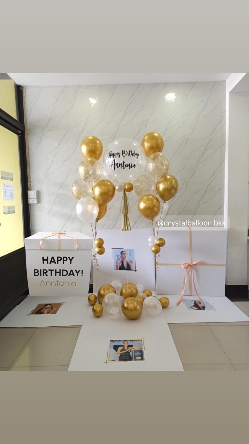 Jumbo Box 36" Happy Birthday Bubble 24" Theme สีทอง/ขาว พร้อมตกแต่ง ช่อลูกโป่ง 7 ลูก 2 ช่อ,ลูกโป่งใส ใส่กลิตเตอร์,สามารถใส่รูปได้ 4 ใบ สามารถเปลี่ยนสีลูกโป่ง/เปลี่ยนข้อความได้