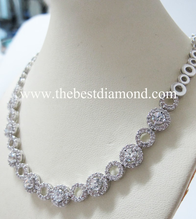 BN027RD-16+++สร้อยเพชร เพชรล้อม++ ไอโซสุดๆๆ สวยมากๆๆๆ เพชรแวววาว แบบมาจากร้านเพชรชั้นนำ การันตีความสวยเลยค่ะ ใส่ออกงานได้ไม่อายใคร รับรองสวยสะดุดตา