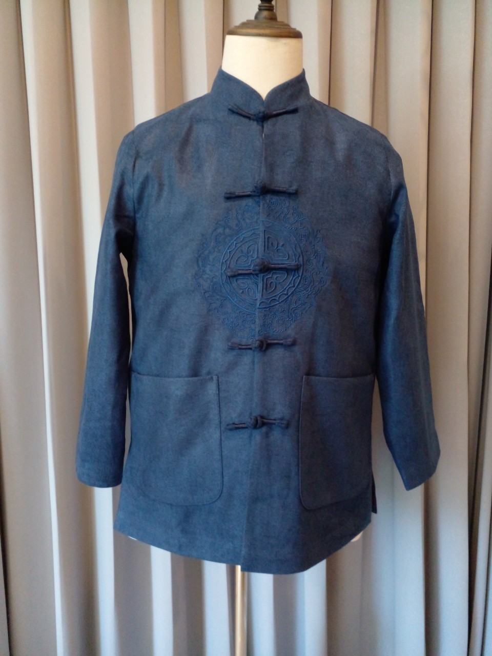 พร้อมส่ง ชุดจีน ชาย เสื้อคอจีน ผ้าไหมจีน สีน้ำเงิน กระดุมหน้า (L,XL)