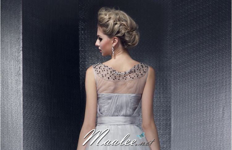 พร้อมเช่า ชุดราตรียาว สีเทาอ่อน อกจับจีบผ้าชีฟอง สไตล์กรีก ช่วงคอแแต่งลูกปัดผ้าตาข่าย&กระโปรง เอวแต่งลูกปัดพร้อมเลื่อม