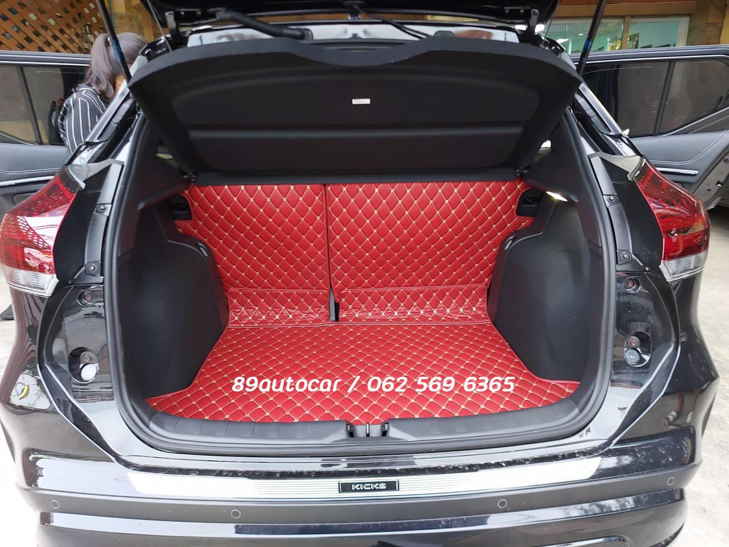 พรมรถยนต์ Nissan Kicis 2022 ปูพรม6D สีแดงไวน์ เต็มคัน