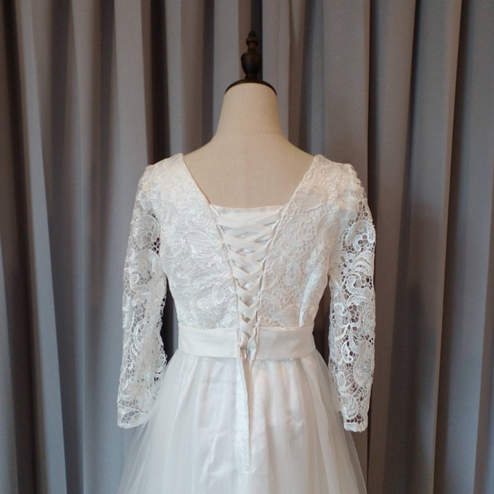 พร้อมเช่า ชุดราตรี สำหรับสาวไซส์ใหญ่ สีขาว ลูกไม้ฉลุ กระโปรงหน้าสั้นหลังยาว 2XL- 6XL (เชือกผูกหลัง)