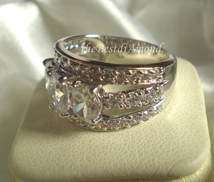 BR602RD+++แหวนPerfect Oval+++สวยสุดๆๆ ใส่แล้วแพรวพราวเต็มนิ้วเลยค่ะ ดูดีทันสมัย มีระดับ ออกเปรี้ยวนิดๆๆ อย่าพลาดนะคะ เพชรวิ๊งๆเลยค่ะ ของจริงสวยมากๆๆๆ