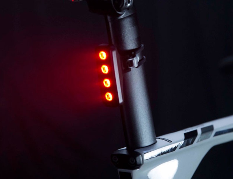 KNOG ไฟท้ายไบเดอร์ม๊อบวีเดอะเฟซ BLINDER MOB V THE FACE, 4 หลอด