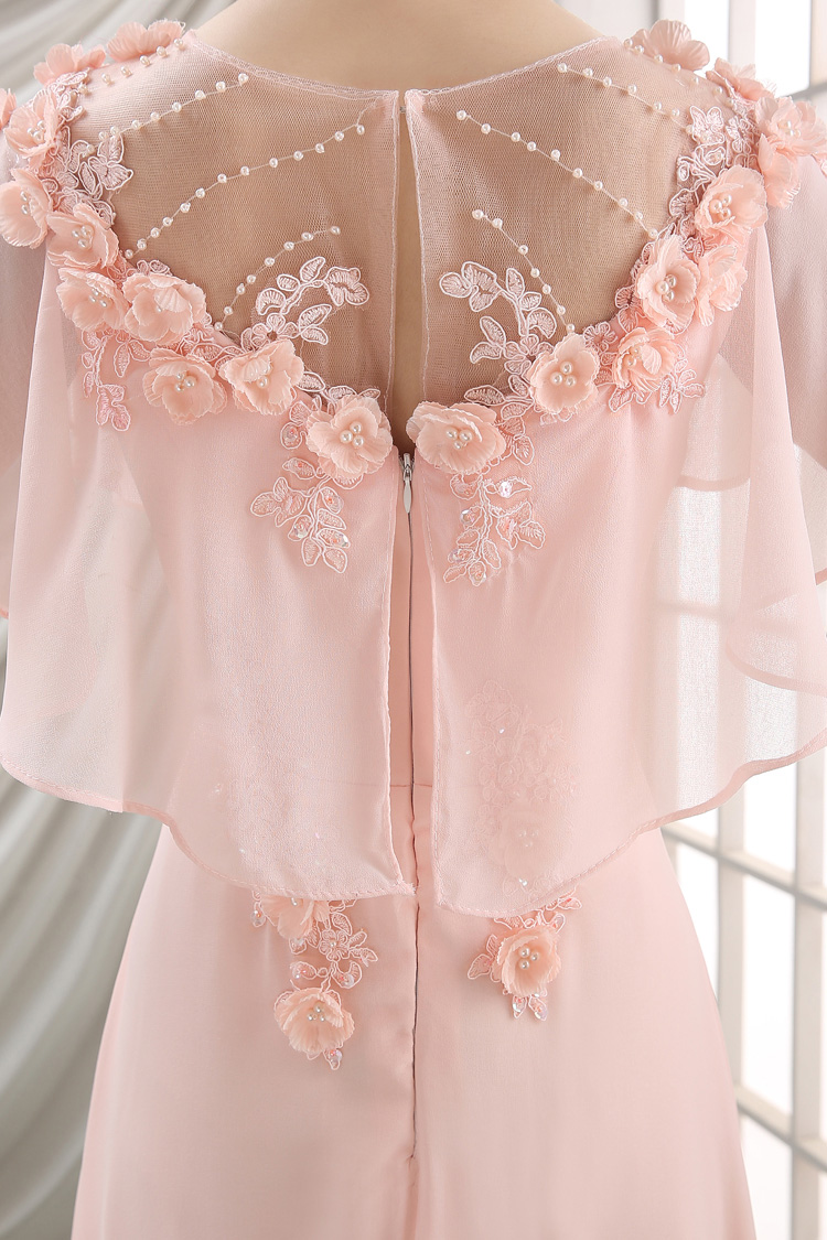 พร้อมเช่า ชุดราตรียาว แบบปิดไหล่ ผ้าชีฟอง แต่งดอกและลูกปัดสวย สีชมพู