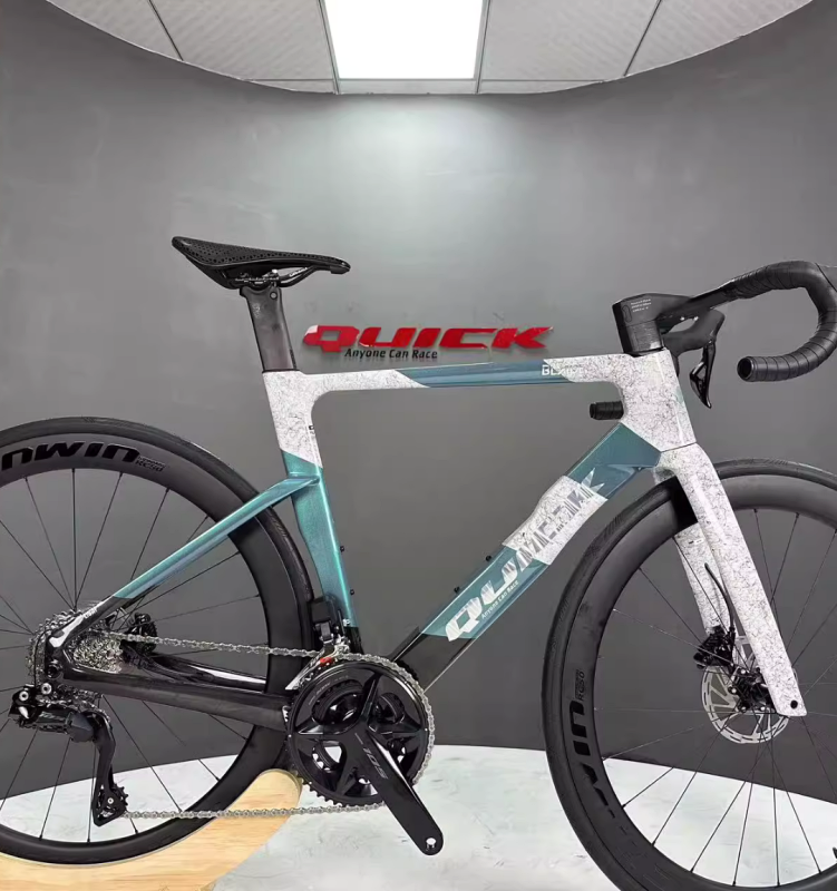 QUICK BLADE 2025 จักรยานเสือหมอบคาร์บอนไฟเบอร์ ดีไซน์ล้ำ น้ำหนักเบา พร้อมชุดเกียร์ Shimano 105 ทุกเวอร์ชัน | รุ่นใหม่ล่าสุด | ส่งฟรีทั่วไทย