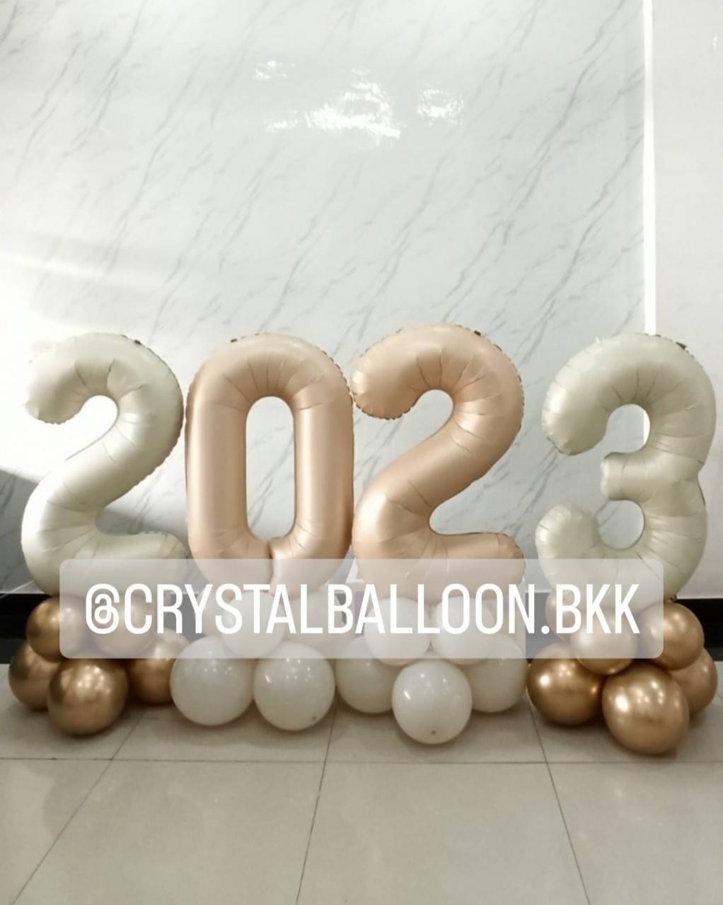 ลูกโป่ง New Year ฟอยล์ตัวเลข ขนาด 40" 4 ชิ้น ตั้งฐาน พร้อมตกแต่ง สามารถเปลี่ยนสีลูกโป่ง/เปลี่ยนสี-ฟอยล์ตัวเลขได้