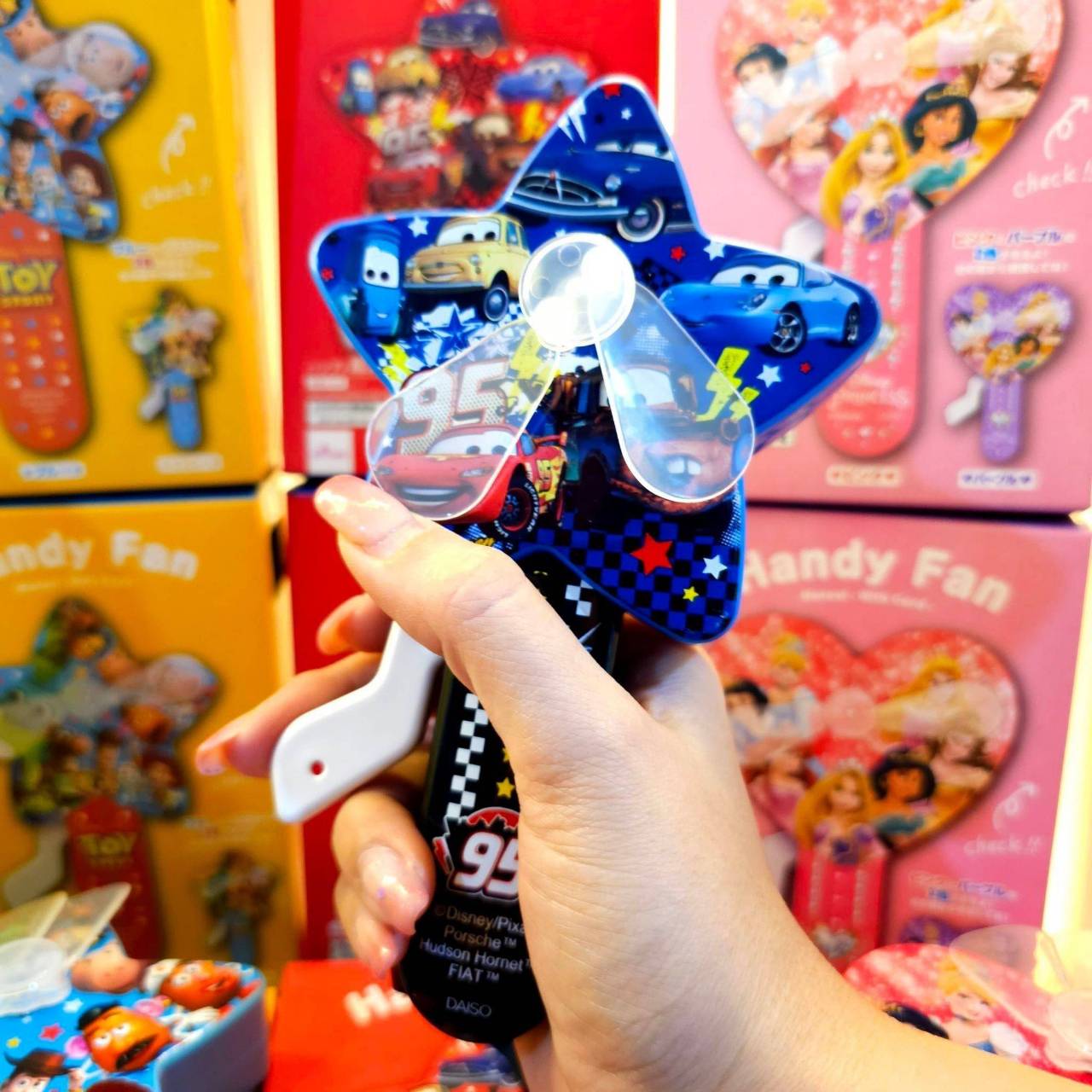 Handy Fan พัดลมมือถือ น่ารักมุมิ จะเด็กหรือผู้ใหญ่ใช้ได้ไม่ติด