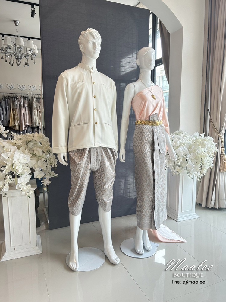 เช่า ชุดไทย ชุดเพื่อนเจ้าสาว ชุดไทยผ้าถุงสีเทาชาเงิน สไบสีพีช