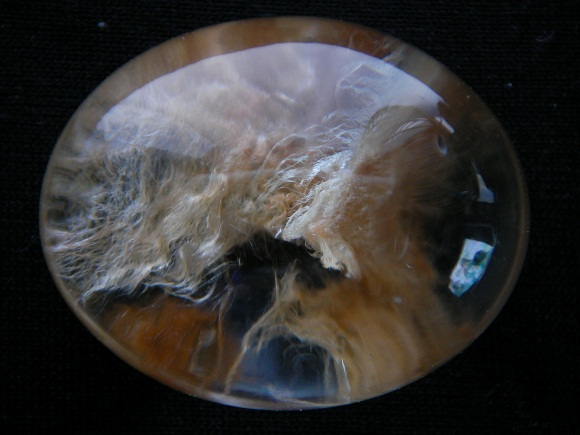 QU0006 QUARTZ โป่งข่ามแก้วใส แก้วเข้าแร่ แพรใหมเงิน แพรใหมทอง ห่อหุ้มทรัพย์ แก้วใสสวยสะอาด size 19.93x15.62x8.14 mm. QUARTZ จากพม่า