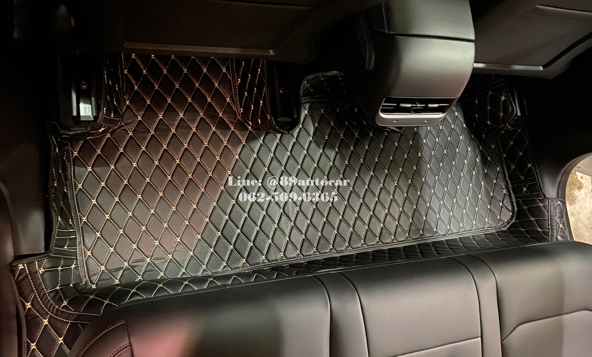 พรมรถยนต์ Tesla Model Y ปูพรม6D สีดำด้ายทอง ลายเคฟล่า เต็มคัน