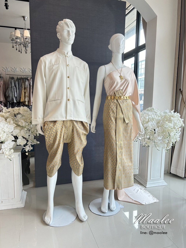 เช่า ชุดไทย ชุดเพื่อนเจ้าสาว ชุดไทยผ้าถุงสีเทาชาทอง สไบสีครีมแชมเปญ