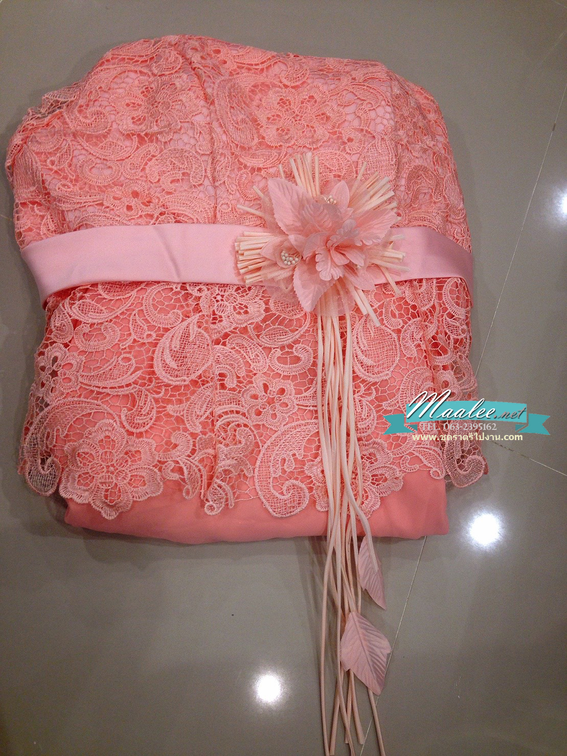 พร้อมเช่า สำหรับสาวไซส์ใหญ่ ชุดราตรียาว สีชมพูโอโรส ลูกไม้ฉลุ แต่งระบายช่วยพรางหน้าท้อง พร้อมเข็มกลัดดอกไม้ช่วงเอว แขนสามส่วน กระโปรงผ้าชีฟอง 2XL- 6XL (เชือกผูกหลัง) ** ดูสีจริงภาพล่างสุด **