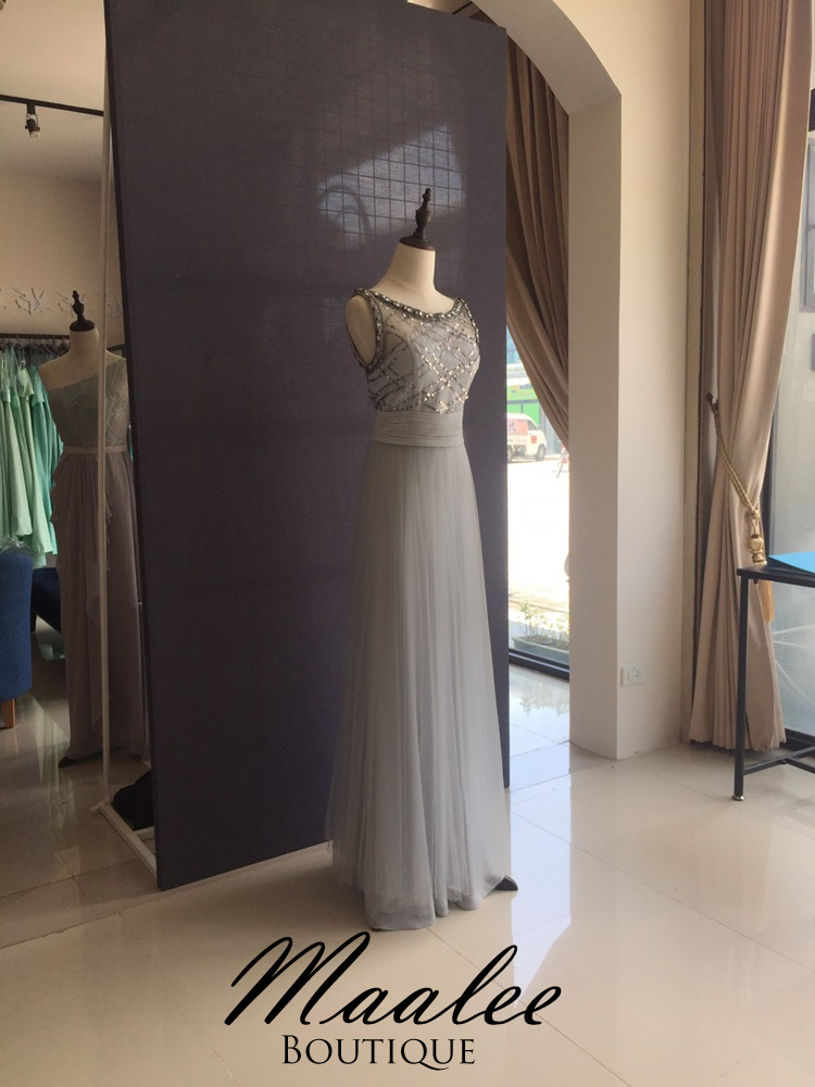 พร้อมเช่า ชุดราตรียาว แขนกุด สีเทา