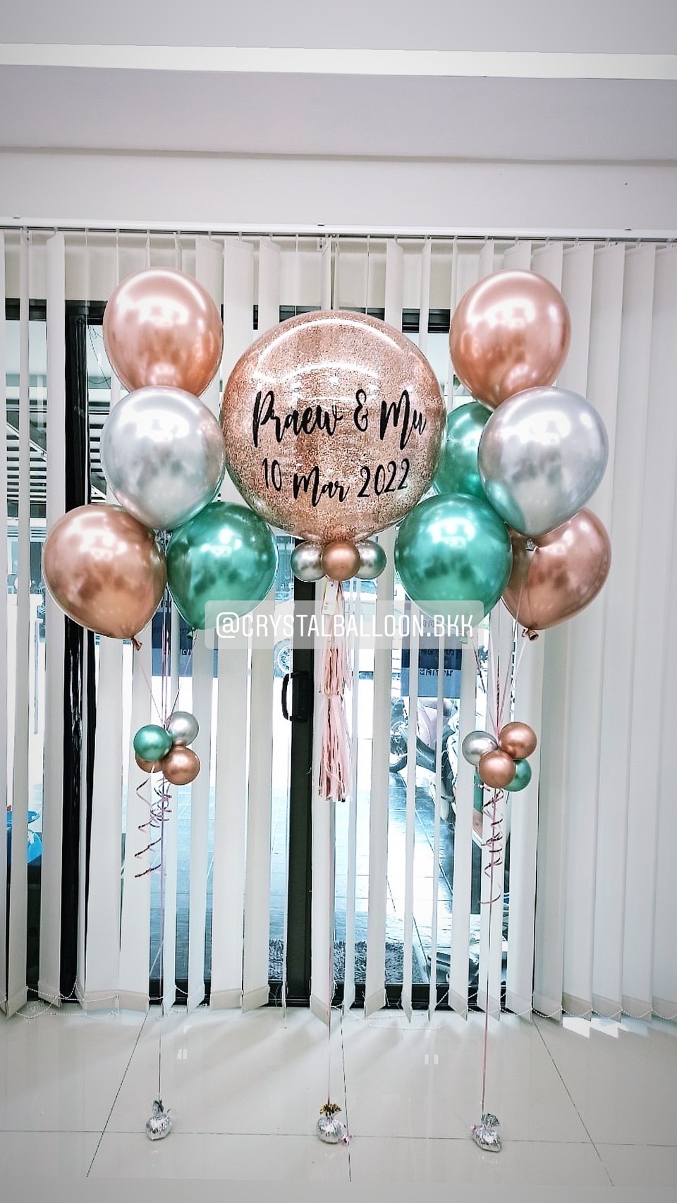 ลูกโป่ง วันครบรอบ Bubble ขนาด 24" Theme สีโรสโกล-สีเขียว พร้อม ช่อลูกโป่งโครเมี่ยม ช่อ 5 ลูก 2 ช่อ พร้อมตกเเต่ง สามารถเปลี่ยนสีลูกโป่ง/เปลี่ยนข้อความ/เปลี่ยนขนาดได้