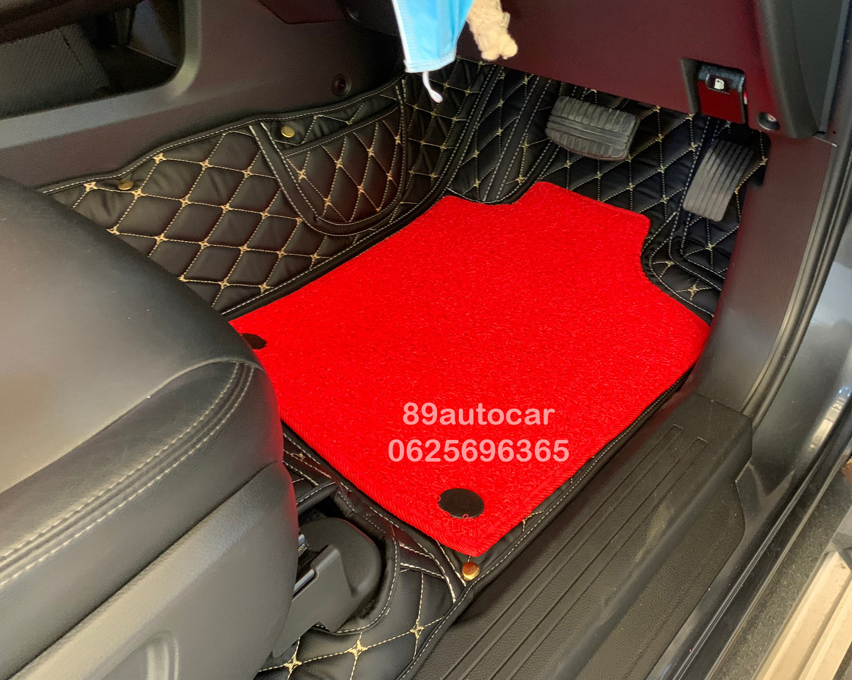 พรมปูพื้นรถยนต์ Mitsubishi Pajerosport 2022 ปูพรม7D สีดำด้ายทอง + ไวนิลสีแดง เข้ารูป